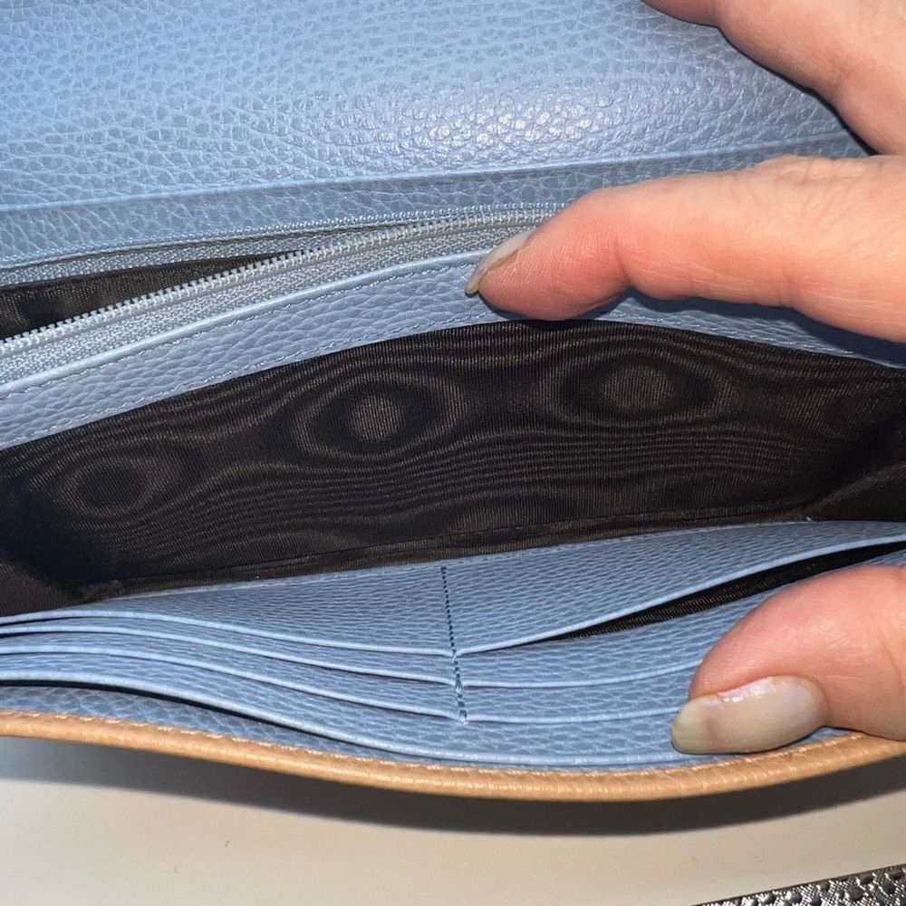 Gucci Pebbled Calfskin Swing Continental Wallet Light Beige Baby Blue Interior - Picture 10 of 16